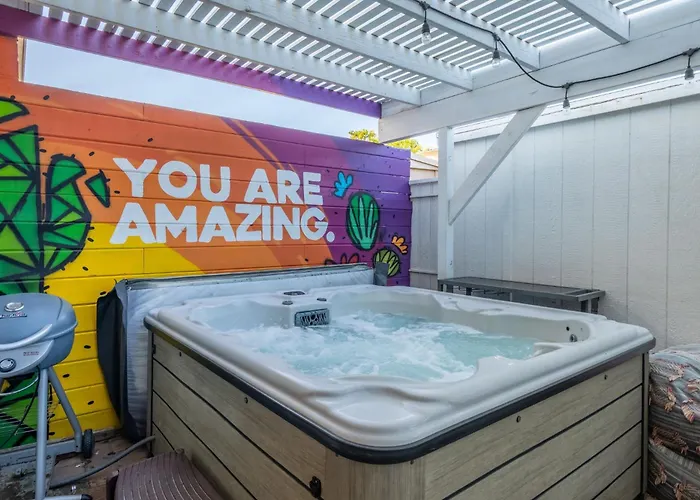 Ferienhaus Stylish 4br Oasis Hot Tub Fire Pit & Arcade