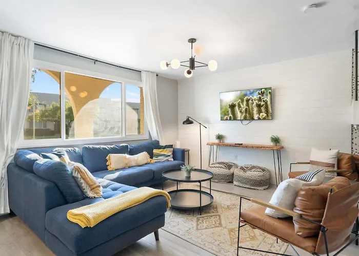 Stylish 4br Oasis Hot Tub Fire Pit & Arcade